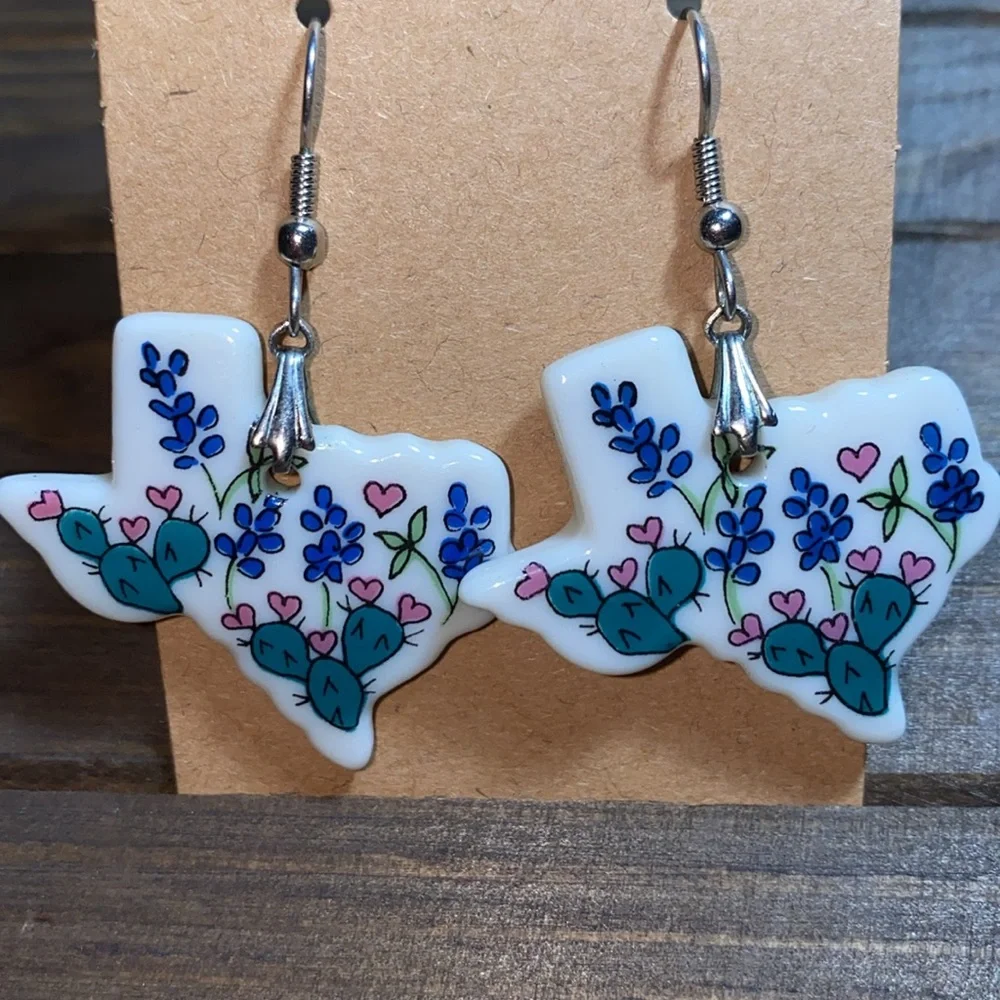 Texas shaped earrings. May be glass but I’m not sure. See photo for size - EUC - Picture 3 of 5
